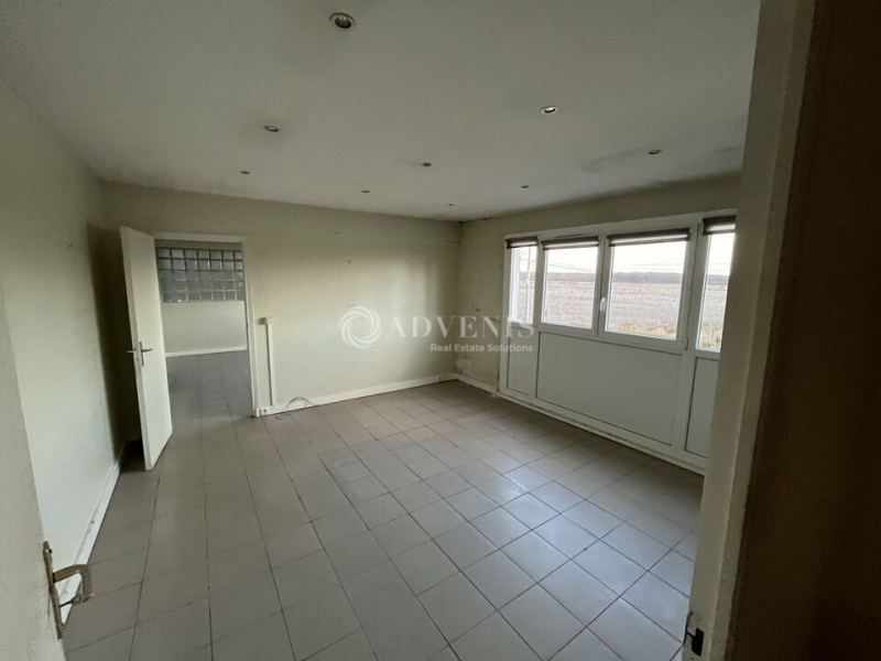 Vente Investisseur Activités Entrepôts LE MESNIL SAINT DENIS (78320) - Photo 2