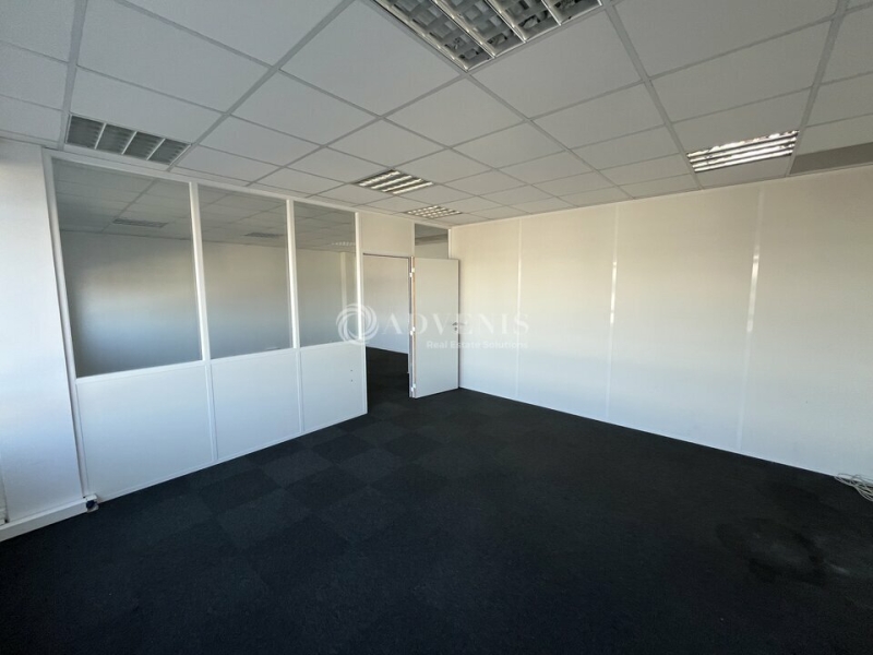 Location Activités Entrepôts BOIS D'ARCY (78390) - Photo 2