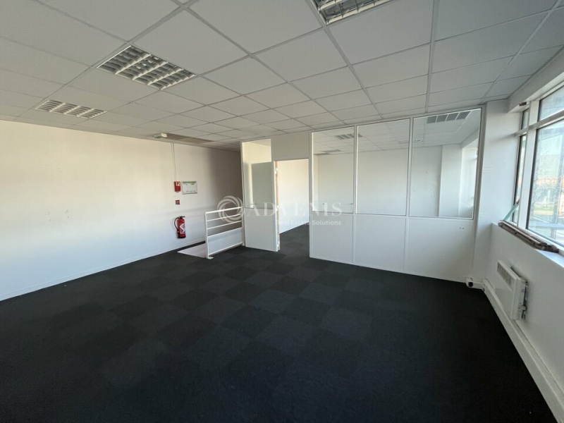 Location Activités Entrepôts BOIS D'ARCY (78390) - Photo 3