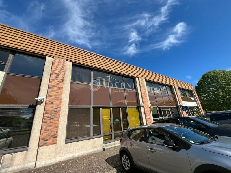Vente Investisseur Activités Entrepôts VOISINS LE BRETONNEUX (78960) - Photo 1