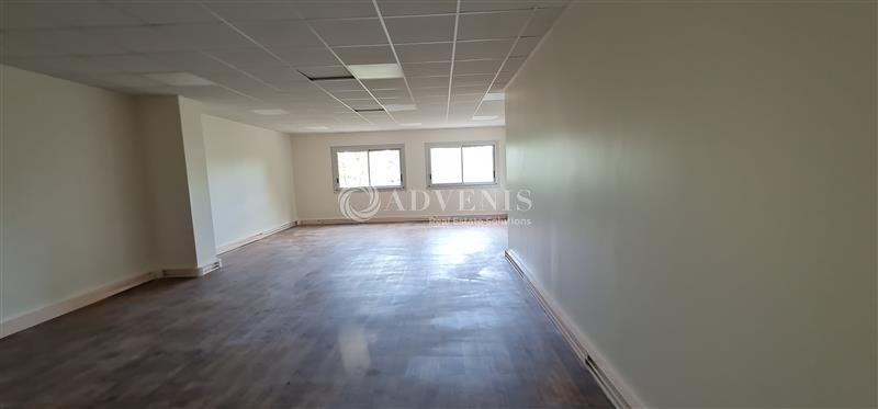 Location Bureaux MONTIGNY LE BRETONNEUX (78180) - Photo 4
