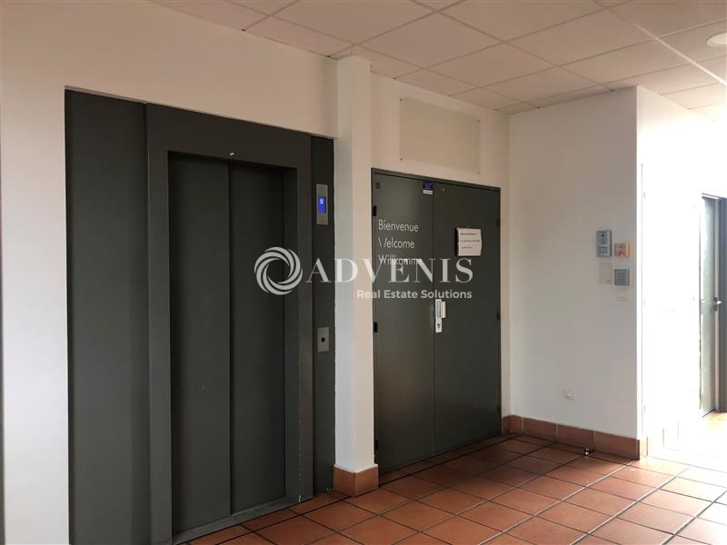 Location Bureaux MONTIGNY LE BRETONNEUX (78180) - Photo 5