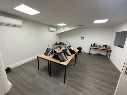 Advenis RES - Immobilier d'entreprises